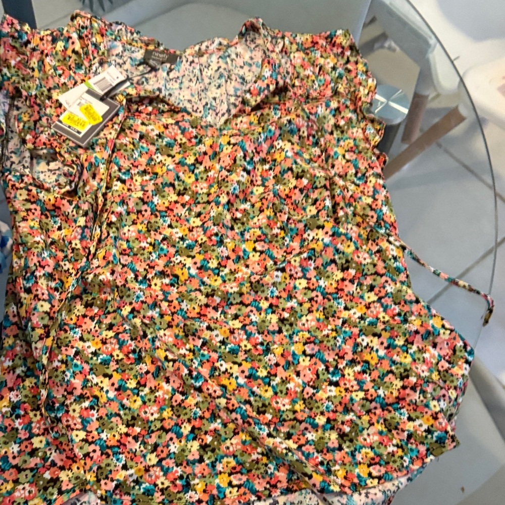 Floral Sleeveless Blouse